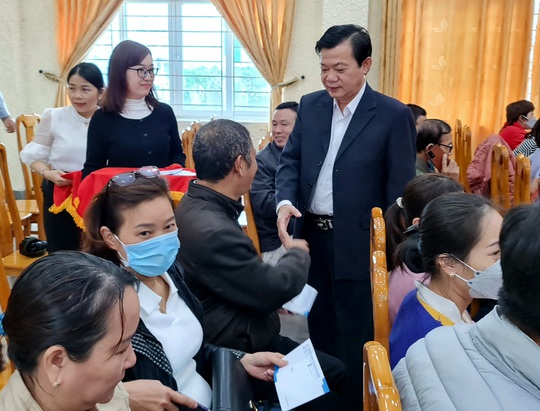 Động viên cán bộ Công đoàn cơ sở có hoàn cảnh khó khăn - Ảnh 3.