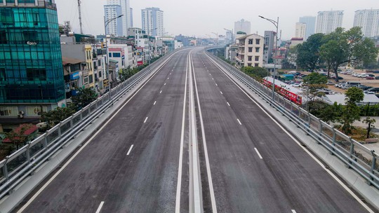 Diện mạo tuyến đường gần 10.000 tỉ đồng ở Hà Nội sắp thông xe - Ảnh 3.