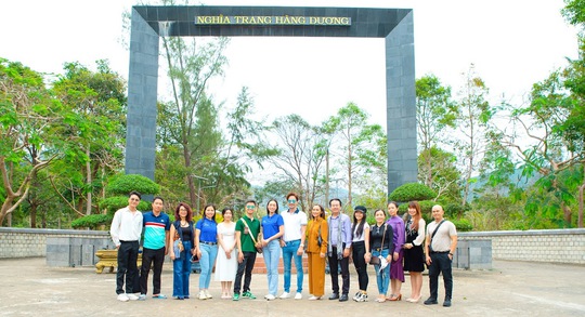 Đoàn doanh nhân, nghệ sĩ tổ chức chương trình “Xuân yêu thương” tại Côn Đảo - Ảnh 4.