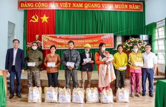 Thủy điện Đồng Nai chung tay đón Tết cùng các gia đình khó khăn - Ảnh 5.