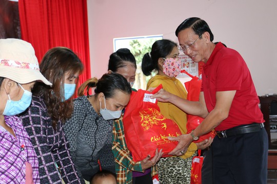 Agribank Chi nhánh Cần Thơ II vui Tết cùng bà con nghèo - Ảnh 5.