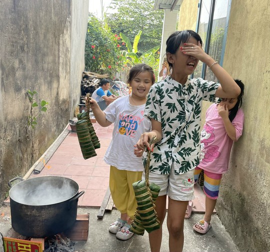 Cùng con ôn lại Tết xưa - Ảnh 2.