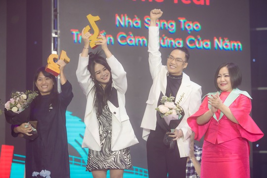 TikTok Awards Việt Nam 2022 liên tiếp gọi tên hai nhà sáng tạo truyền cảm hứng: Toả sáng từ những nét đẹp bình dị - Ảnh 1.