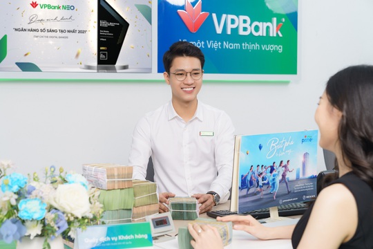 Gửi tiền tại VPBank, khách hàng trúng thưởng sổ tiết kiệm gần 300 triệu đồng - Ảnh 2.