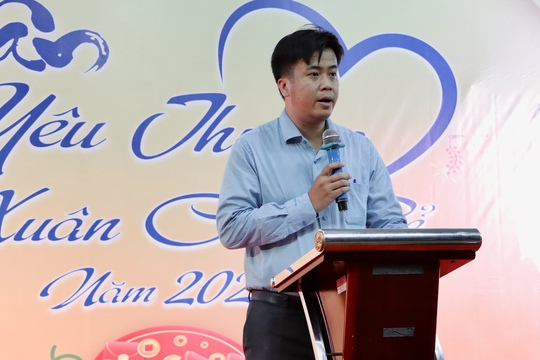 Đêm nhạc trao quà Tết cho người dân khó khăn ở TP HCM - Ảnh 2.