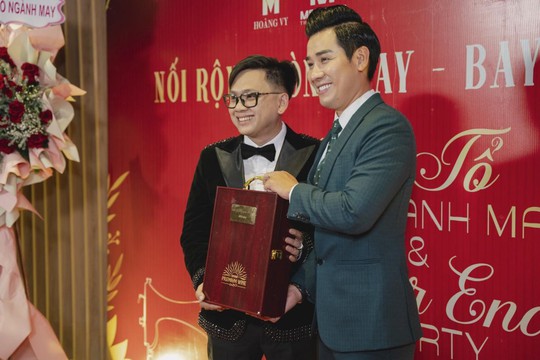 Dàn Sao Việt khoe sắc trong đại tiệc Year And Party của thương hiệu Suit Mon Amie - Ảnh 4.
