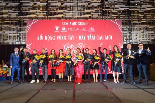 Dàn Sao Việt khoe sắc trong đại tiệc Year And Party của thương hiệu Suit Mon Amie - Ảnh 1.