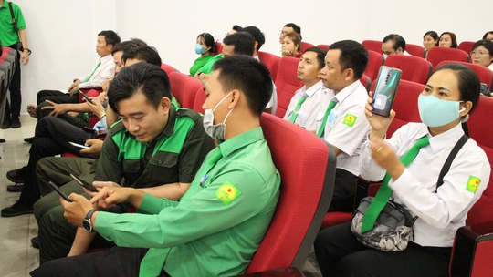 Đoàn viên hào hứng mua sắm tại Phiên chợ Công nhân – online” - Ảnh 5.