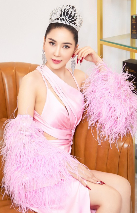Hoa hậu Trịnh Thanh Hồng hội ngộ Hoa hậu Diễm Hương - Ảnh 3.