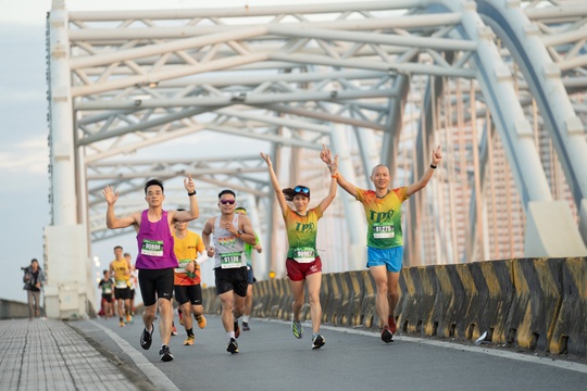 VPBank Hanoi International Marathon 2023 - cung đường chạy giữa mùa thu Hà Nội - Ảnh 8.