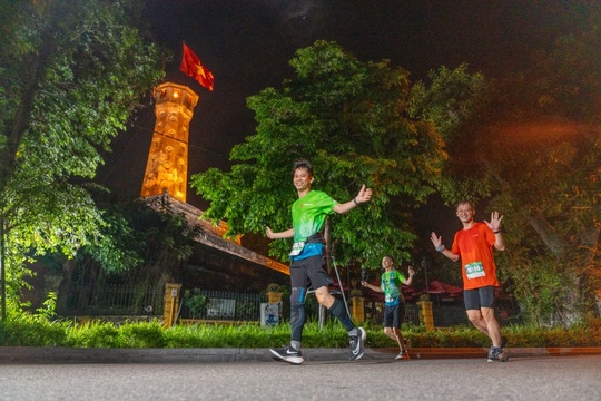 VPBank Hanoi International Marathon 2023 - cung đường chạy giữa mùa thu Hà Nội - Ảnh 10.