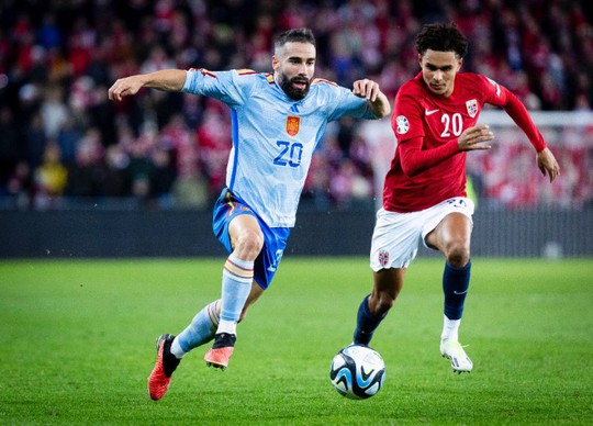 Haaland nhạt nhòa, Na Uy mất vé dự EURO 2024 về tay Tây Ban Nha, Scotland - Ảnh 1.