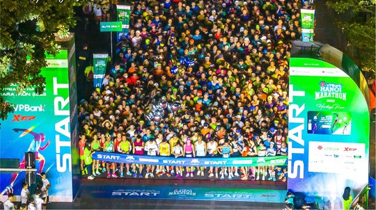 VĐV Lê Thị Tuyết vô địch Giải marathon quốc tế di sản Hà Nội 2023 - Ảnh 1.