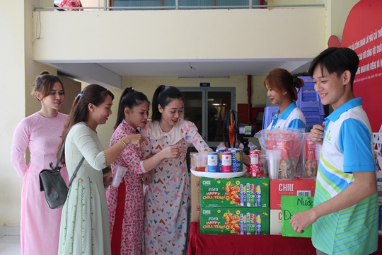 Mang niềm vui đến với nữ CNVC-LĐ - Ảnh 3.