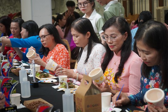 Mang niềm vui đến với nữ CNVC-LĐ - Ảnh 1.