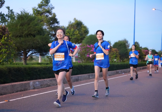 Cựu tuyển thủ Phạm Thị Bình chinh phục Phan Thiết Marathon 2023 - Ảnh 9.