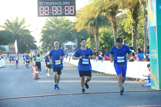 Cựu tuyển thủ Phạm Thị Bình chinh phục Phan Thiết Marathon 2023 - Ảnh 12.