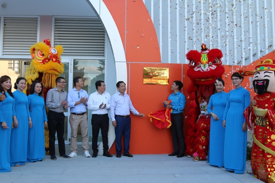 Đại hội XI Công đoàn Khánh Hoà: Gắn biển công trình chào mừng đại hội - Ảnh 3.