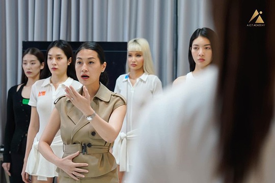Kathy Uyên mang bí quyết độc quyền giúp thí sinh Miss Cosmo Việt Nam 2023 - Ảnh 4.