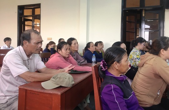 Khổ vì bị nợ lương, bảo hiểm - Ảnh 1.