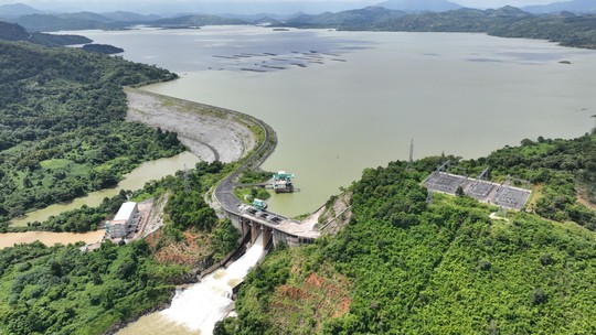 Công ty Thủy điện Buôn Kuốp bảo đảm cung cấp điện và tích nước chuẩn bị cho mùa khô - Ảnh 2.