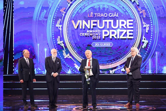 GS. David Neil Payne: Giải thưởng VinFuture tạo ra tác động lớn tới các quốc gia mới nổi - Ảnh 1.