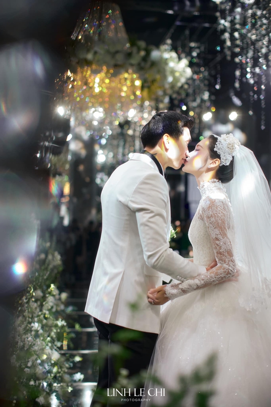 Doãn Hải My - Đoàn Văn Hậu đẹp đôi đám cưới cổ tích - Ảnh 27.