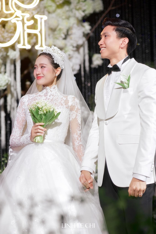 Doãn Hải My - Đoàn Văn Hậu đẹp đôi đám cưới cổ tích - Ảnh 29.