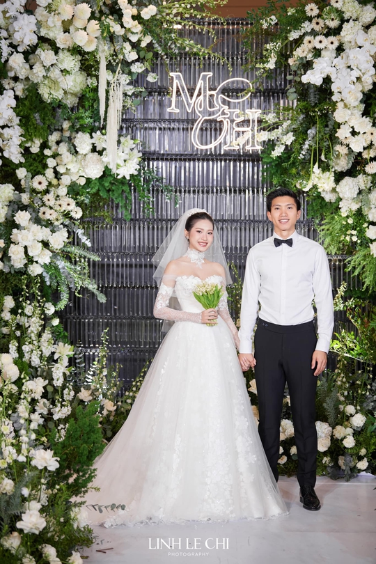Doãn Hải My - Đoàn Văn Hậu đẹp đôi đám cưới cổ tích - Ảnh 9.