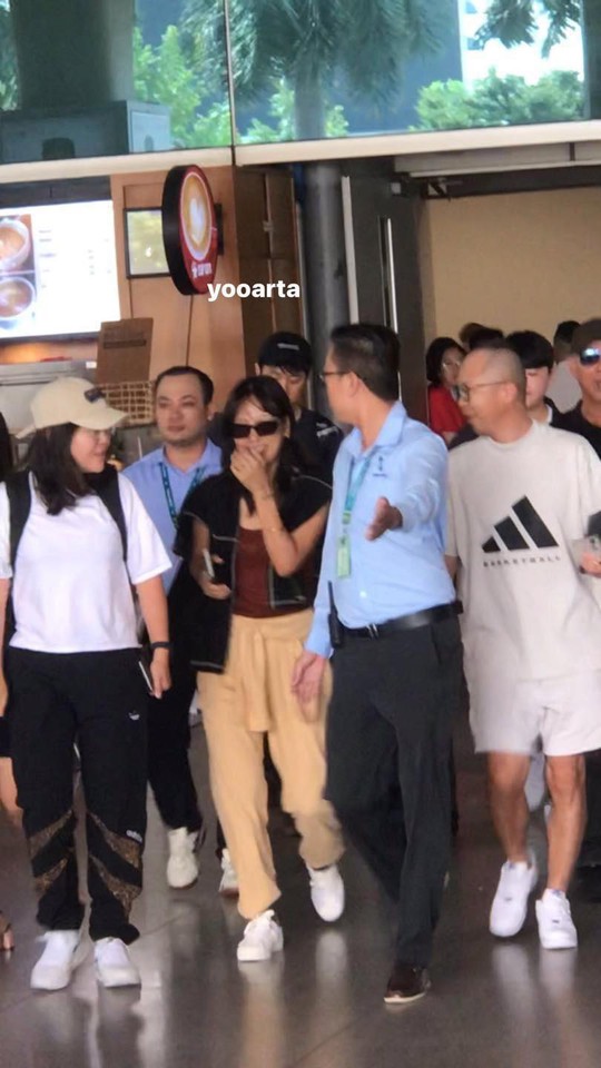 “Nữ hoàng gợi cảm” Lee Hyori đến TP HCM - Ảnh 1.