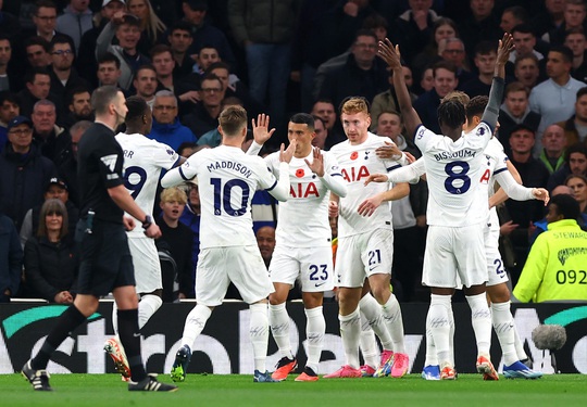 Chelsea ngược dòng quật ngã Tottenham trong trận đấu 2 thẻ đỏ - Ảnh 3.