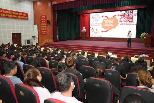 Quỹ Chăm sóc Sức khỏe Gia đình Việt Nam tổ chức hội thảo cho công nhân KCN Bắc Giang - Ảnh 2.