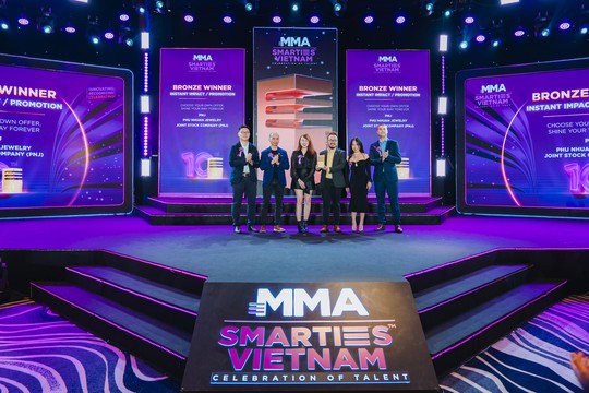PNJ nhận giải thưởng Instant Impact/ Promotion tại MMA Smarties Việt Nam 2023 - Ảnh 1.