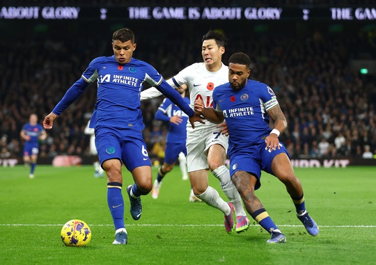 Chelsea ngược dòng quật ngã Tottenham trong trận đấu 2 thẻ đỏ - Ảnh 2.
