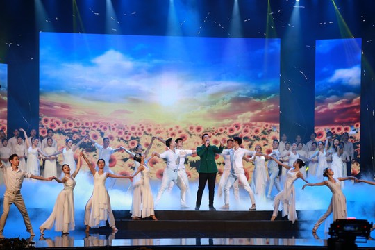 “Hồ Chí Minh - Hành trình khát vọng 2023”: Kiên định, sắt son, vững bền - Ảnh 2.