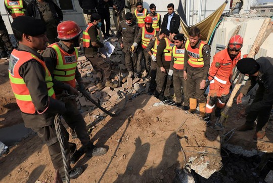 Vụ nổ nhà thờ gây sốc ở Peshawar: 97/100 thi thể là cảnh sát - Ảnh 2.