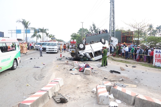 Nhân chứng kể lại giây phút kinh hoàng trong vụ tai nạn 8 người chết ở Quảng Nam - Ảnh 2.