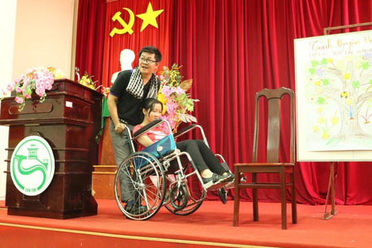 Chàng bao đồng trên phố yêu thương - Ảnh 2.