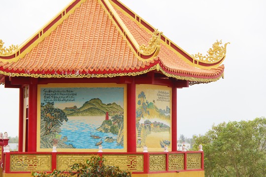 Hàng vạn mảnh sứ tạo nên 16 bức tranh xác lập kỷ lục Việt Nam - Ảnh 14.