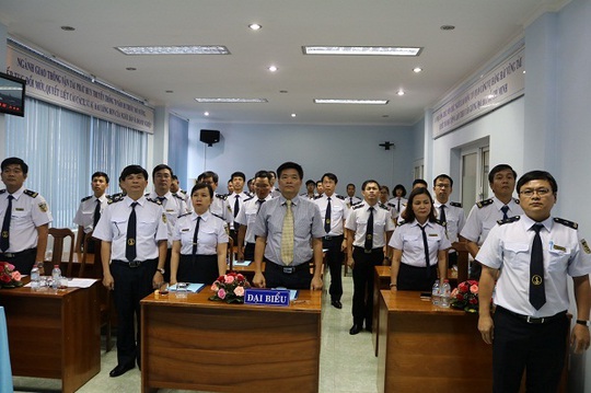 Chính sách tiền lương công chức, viên chức có hiệu lực từ tháng 3-2023 - Ảnh 1.