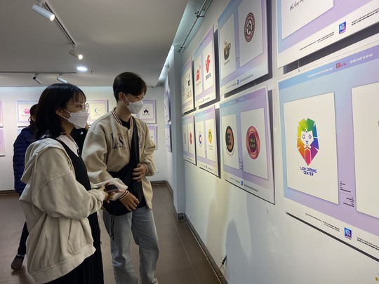 Đà Nẵng: Triển lãm thiết kế đồ họa của sinh viên Trường ĐH Duy Tân - Ảnh 1.