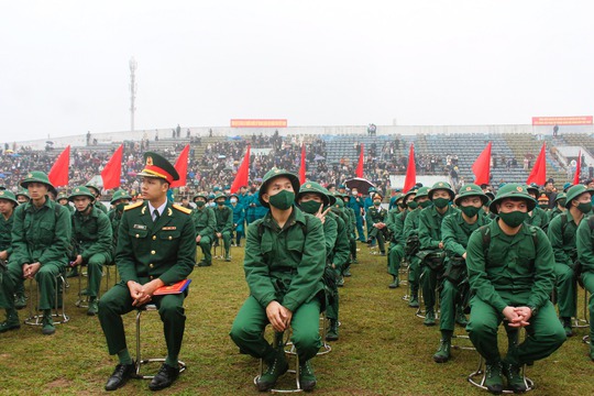 Hơn 4.200 tân binh Hà Nội hào hứng lên đường nhập ngũ - Ảnh 7.