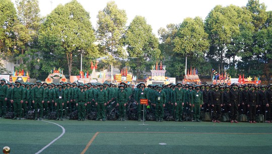 Thanh niên TP HCM hăng hái thực hiện nghĩa vụ quân sự - Ảnh 9.