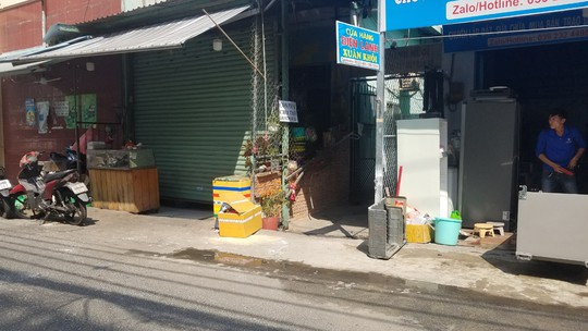 Phát hiện người đàn ông treo cổ ở Bình Tân, TP HCM - Ảnh 1.