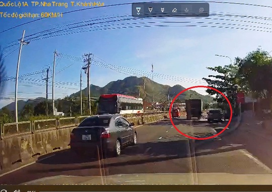 Khánh Hòa: Diễn biến mới vụ xe biển số đỏ gây tai nạn rồi ngó lơ - Ảnh 1.