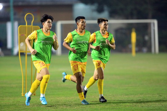 Phan Tuấn Tài chia sẻ về khung giờ tập mới của U23 Việt Nam - Ảnh 4.