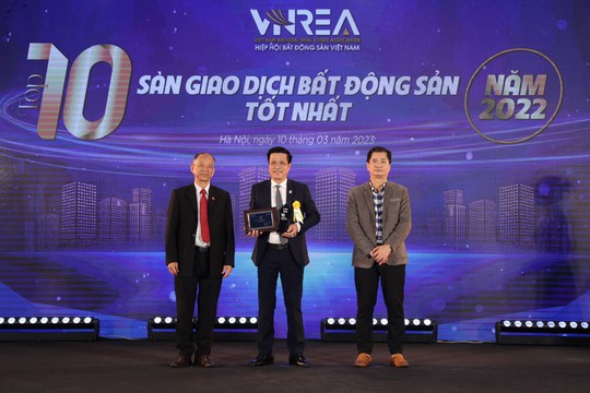 Kim Oanh Group giành “cú đúp” giải thưởng Thương hiệu bất động sản dẫn đầu năm 2022 - Ảnh 2.