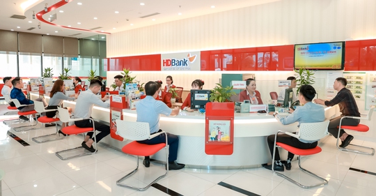 HDBank nhận cú đúp giải thưởng tài chính bền vững và thanh toán quốc tế - Ảnh 2.