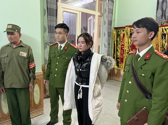 Công an Quảng Bình bắt, khám xét khẩn cấp nơi ở của bà Hoàng Thị Kim Loan - Ảnh 1.