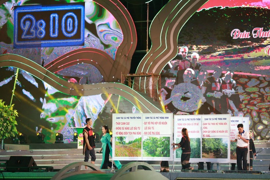 Nhà nông đua tài tại Lễ hội cà phê: Phần thưởng cao nhất thuộc về đội Sơn La - Ảnh 2.